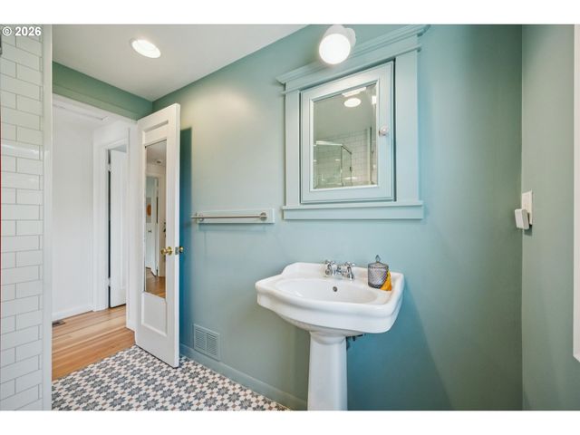 4315 Ne 64TH Ave, Portland, OR 97218