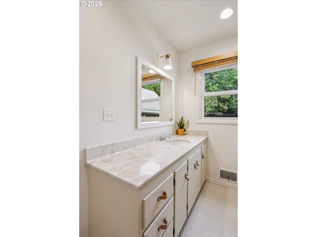 4315 Ne 64TH Ave, Portland, OR 97218