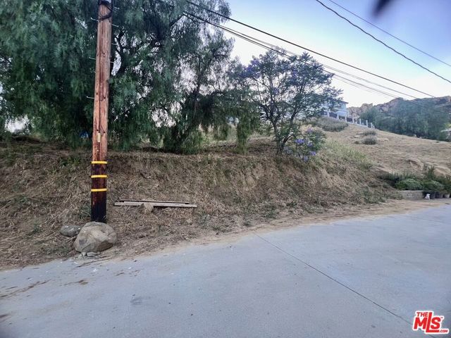 207 S La Gross Way, Chatsworth, CA 91311