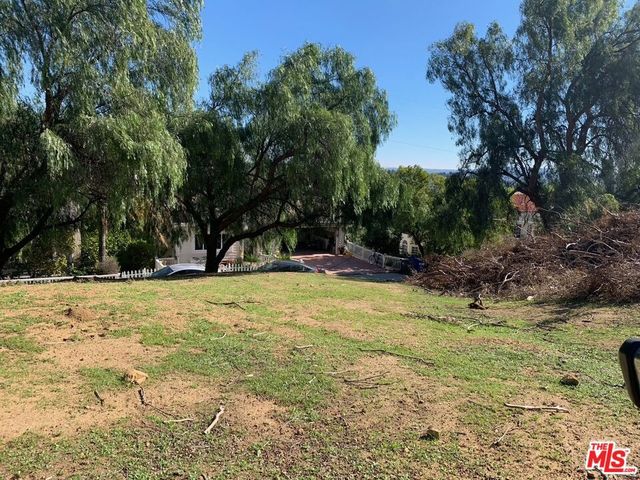 207 S La Gross Way, Chatsworth, CA 91311
