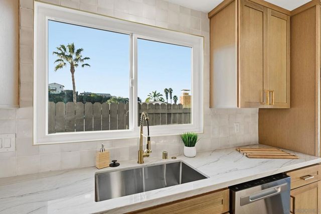 5424 Princess View Pl, San Diego, CA 92120