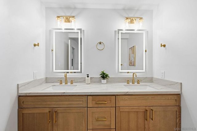 5424 Princess View Pl, San Diego, CA 92120