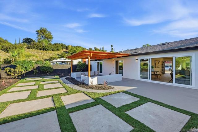 5424 Princess View Pl, San Diego, CA 92120