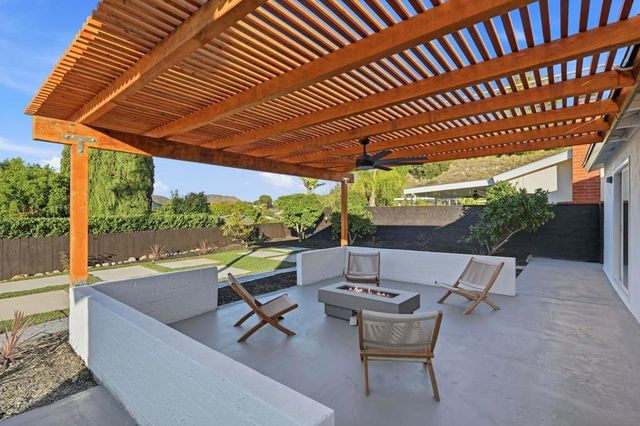 5424 Princess View Pl, San Diego, CA 92120