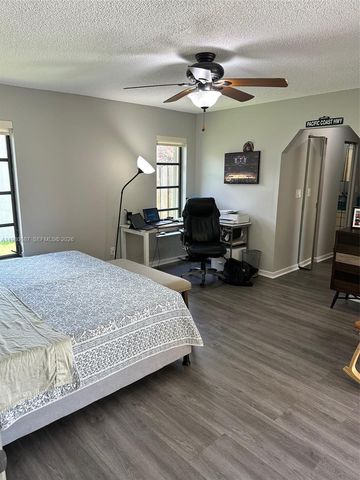 10404 NW 5th Mnr, Plantation, FL 33324