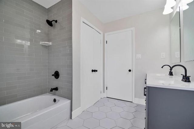 12404 SURREY CIRCLE DR, Fort Washington, MD 20744