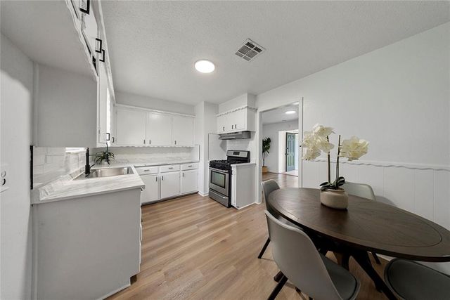 841 NW 8th Street, Moore, OK 73160