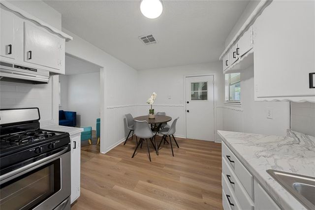 841 NW 8th Street, Moore, OK 73160