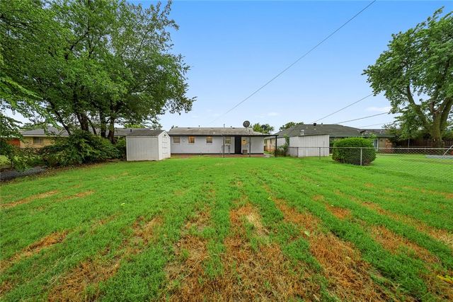 841 NW 8th Street, Moore, OK 73160