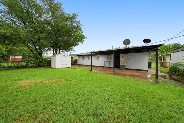 841 NW 8th Street, Moore, OK 73160