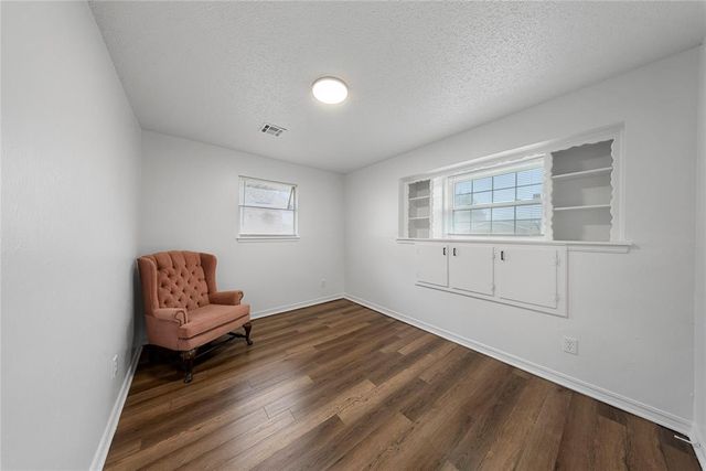 841 NW 8th Street, Moore, OK 73160