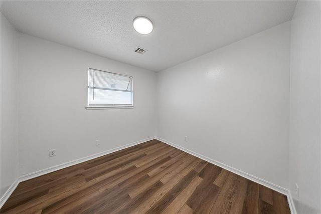 841 NW 8th Street, Moore, OK 73160