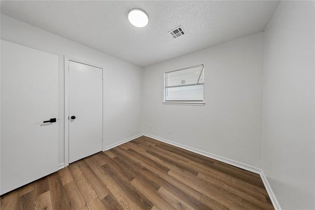 841 NW 8th Street, Moore, OK 73160