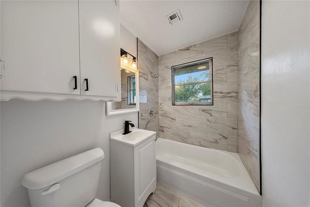 841 NW 8th Street, Moore, OK 73160