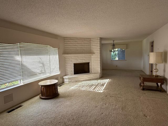 2510 W Escalon Avenue, Fresno, CA 93711