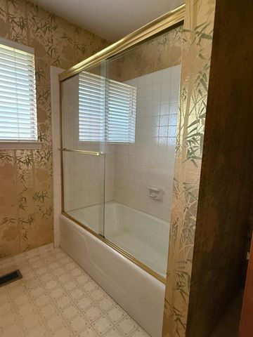 2510 W Escalon Avenue, Fresno, CA 93711