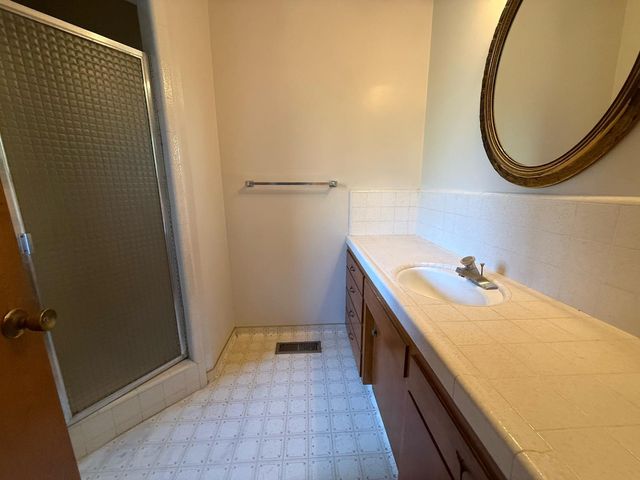 2510 W Escalon Avenue, Fresno, CA 93711