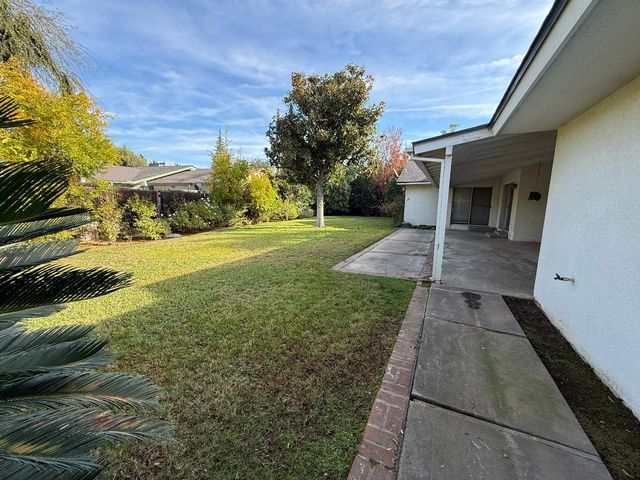 2510 W Escalon Avenue, Fresno, CA 93711