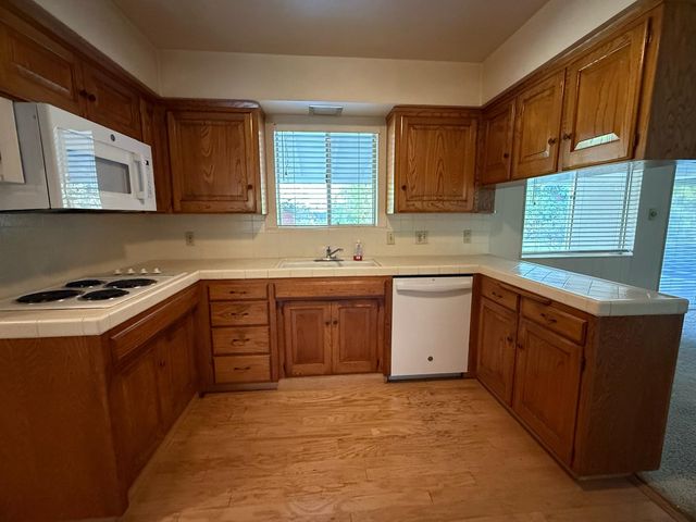 2510 W Escalon Avenue, Fresno, CA 93711