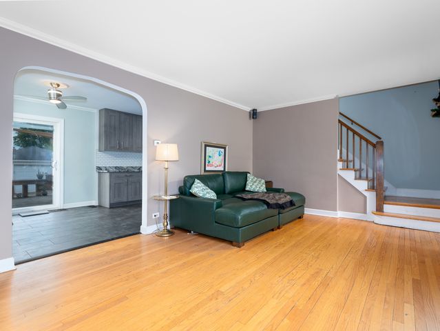 3926 N Page Avenue, Chicago, IL 60634