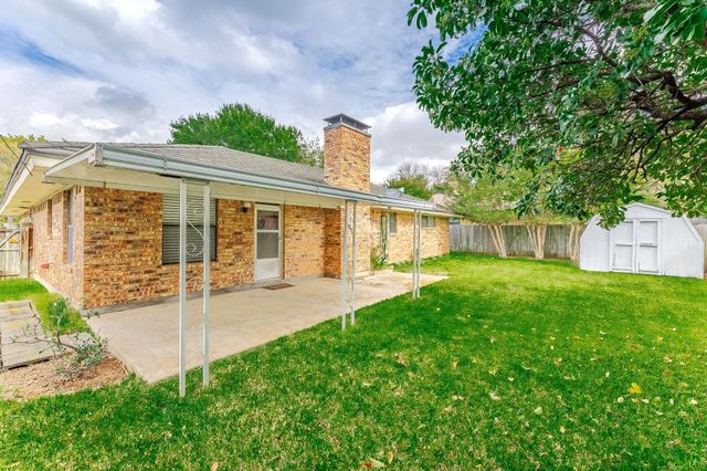 1412 Rusdell Drive, Irving, TX 75060