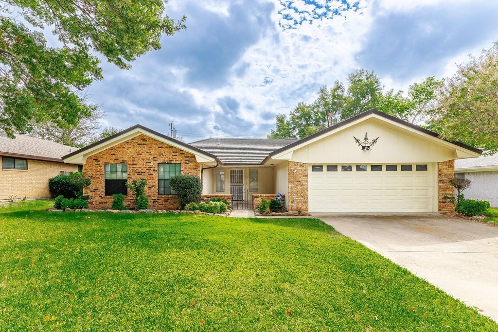 1412 Rusdell Drive, Irving, TX 75060