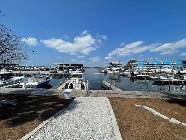 101 Old Ferry Road, UNIT 5A, Shalimar, FL 32579