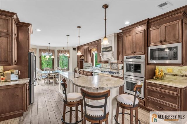 26 Carrington Court, Old Bridge, NJ 07747