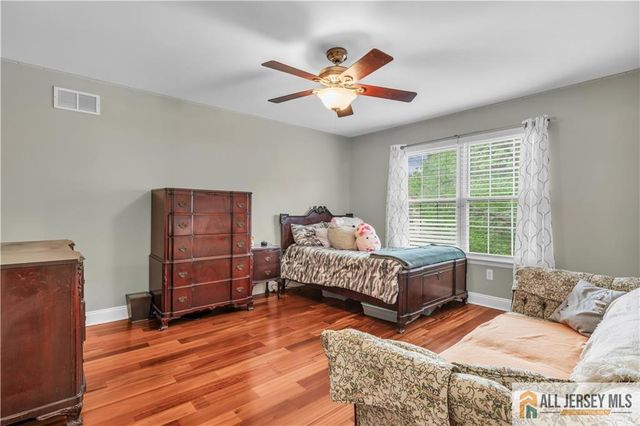 26 Carrington Court, Old Bridge, NJ 07747