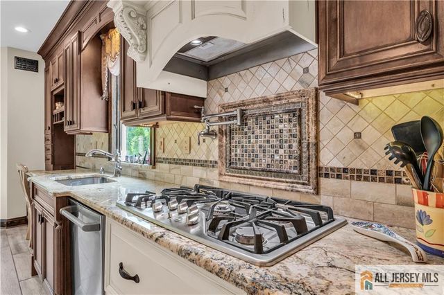 26 Carrington Court, Old Bridge, NJ 07747