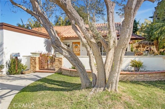 21722 Saluda, Huntington Beach, CA 92646