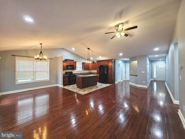 5 HARCOURT DR, Dover, DE 19901