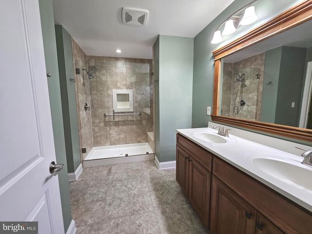 5 HARCOURT DR, Dover, DE 19901