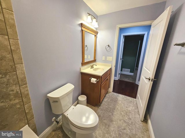 5 HARCOURT DR, Dover, DE 19901