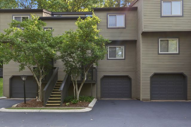 254 Summit Ridge Dr, Nashville, TN 37215
