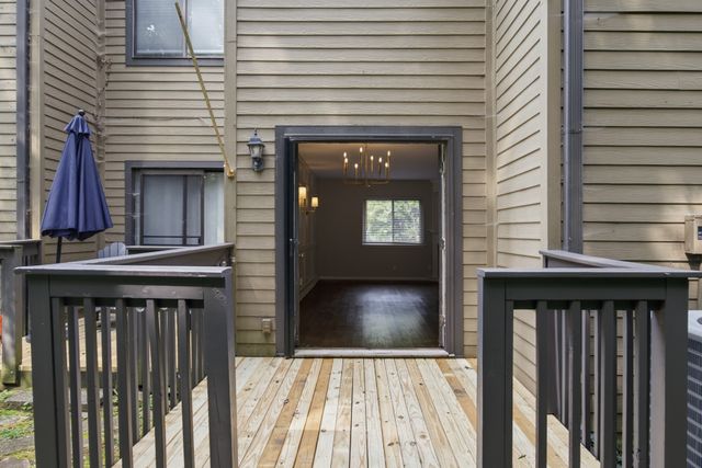 254 Summit Ridge Dr, Nashville, TN 37215