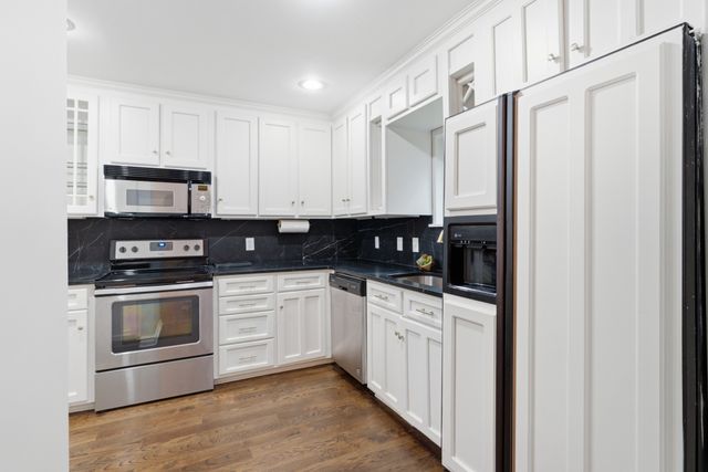 254 Summit Ridge Dr, Nashville, TN 37215
