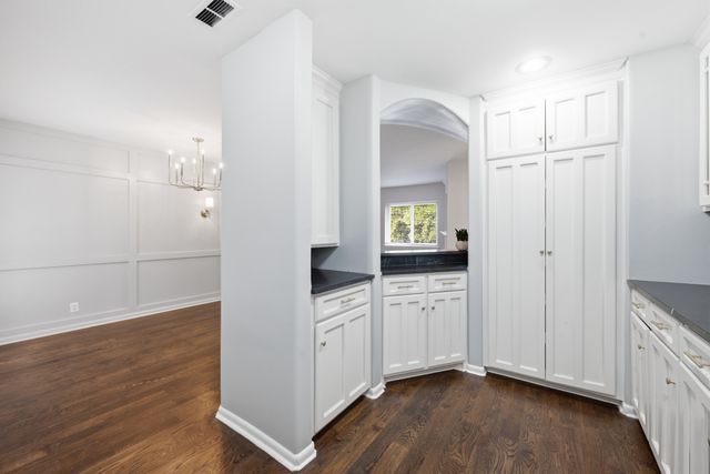 254 Summit Ridge Dr, Nashville, TN 37215