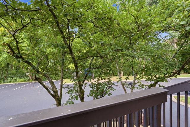 254 Summit Ridge Dr, Nashville, TN 37215