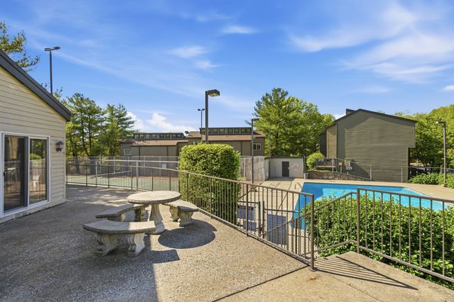 254 Summit Ridge Dr, Nashville, TN 37215