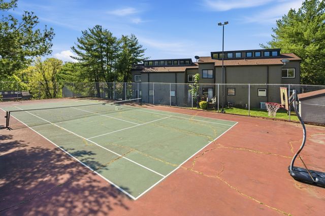 254 Summit Ridge Dr, Nashville, TN 37215
