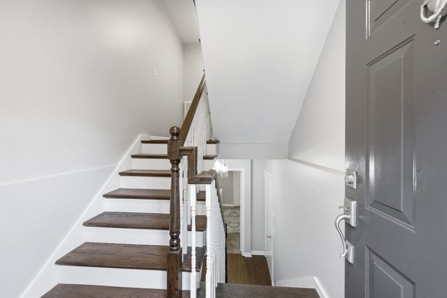 254 Summit Ridge Dr, Nashville, TN 37215