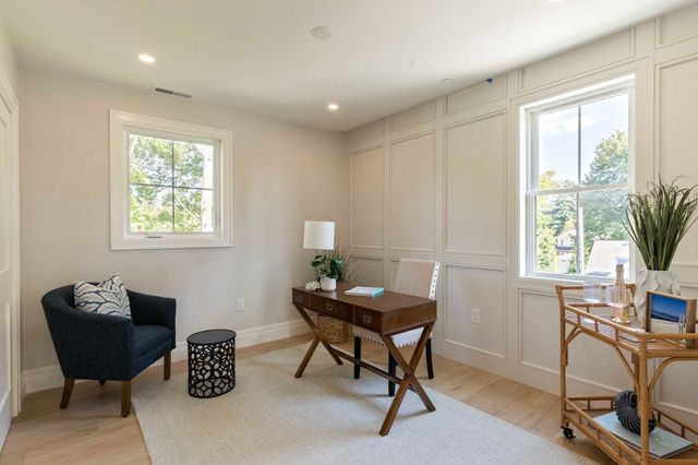 114 Hale St 3, Beverly, MA 01915