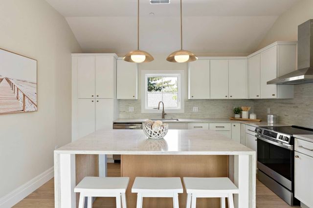 114 Hale St 3, Beverly, MA 01915