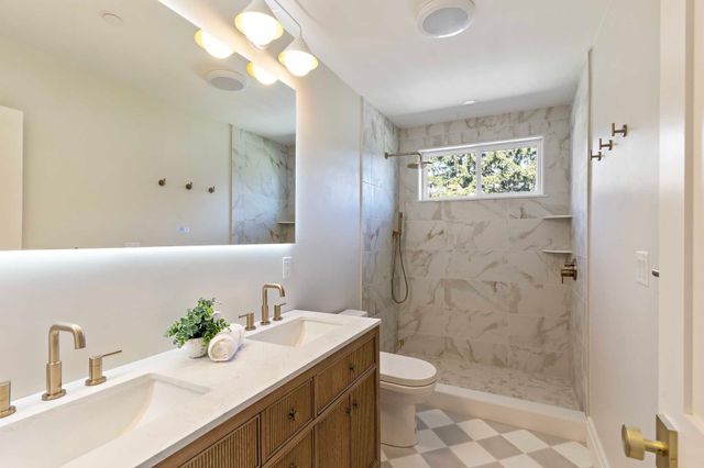 114 Hale St 3, Beverly, MA 01915
