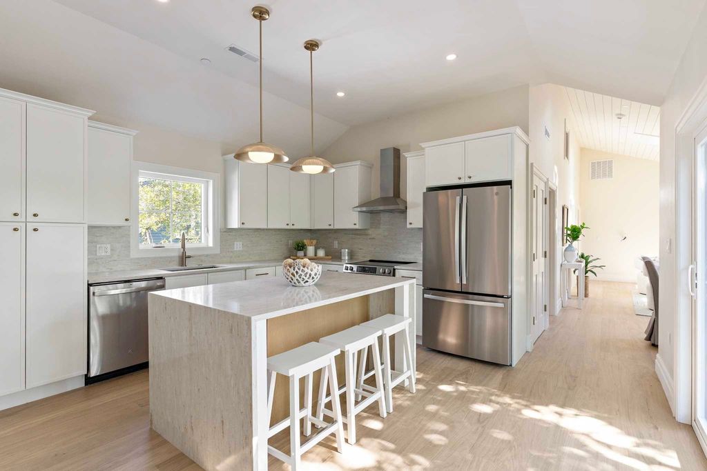 114 Hale St 3, Beverly, MA 01915