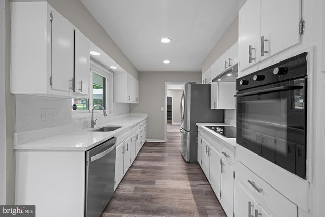 8206 CRANWOOD CT, Pikesville, MD 21208