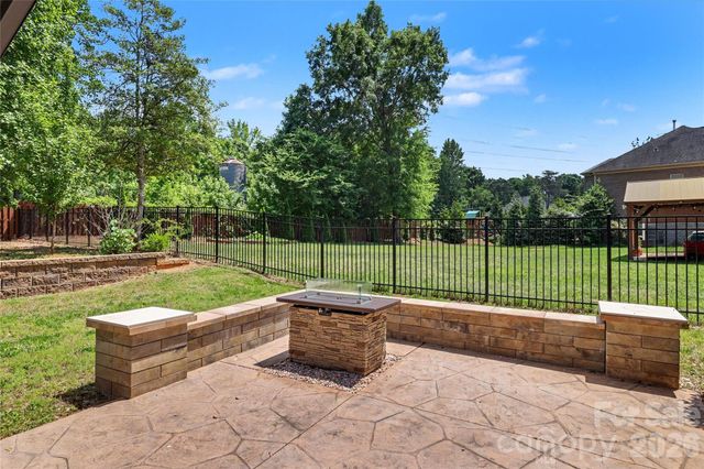 4624 Pebble Run Drive, Matthews, NC 28105