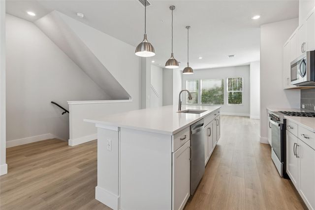 6605 N NEBRASKA AVENUE 17, Tampa, FL 33604