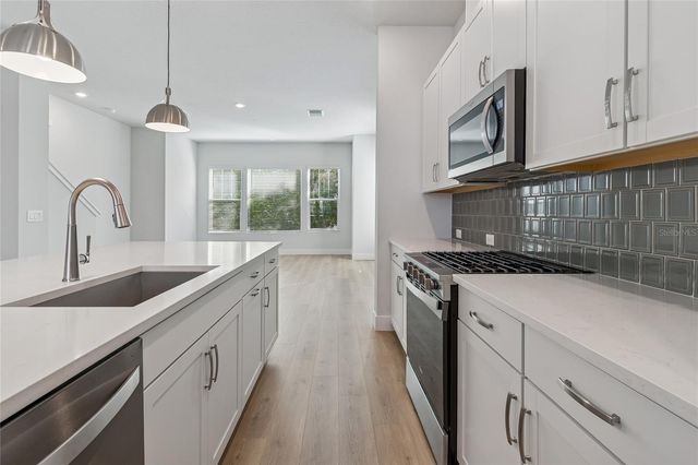 6605 N NEBRASKA AVENUE 17, Tampa, FL 33604